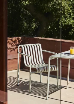 Palissade Dining Armchair, sky grey fra Hay