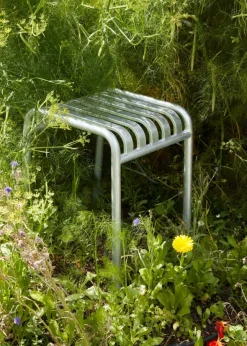 Palissade Stool, sky grey fra Hay