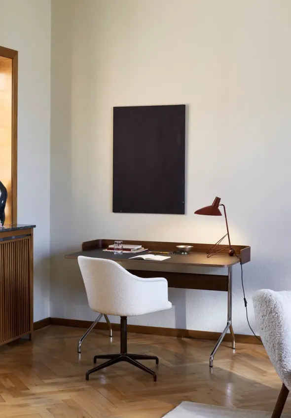 Pavilion Skrivebord AV17 fra &Tradition