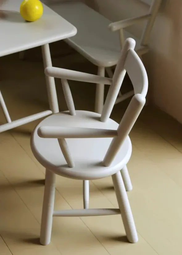 P9 børnestol af Børge Mogensen
