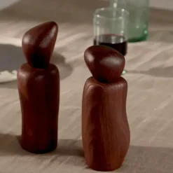 Pebble Grinder, Dark Brown fra Ferm Living