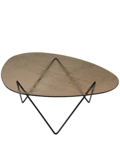 Pedrera Coffee Table, Bronze Structured Glass fra GUBI