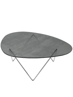 Pedrera Coffee Table, Smoke Structured Glass fra GUBI