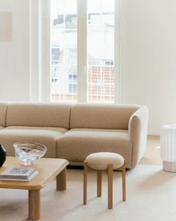 Pioneer Stool, lacquered oak/zero 0001 fra Fredericia Furniture