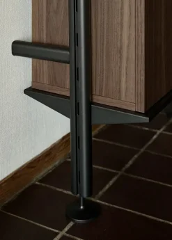 Pira G2 Floor-to-Wall Shelving Bundle B fra String
