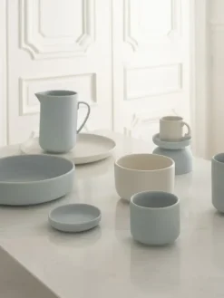 Pisu 05 Bowl, vanilla white fra Louise Roe