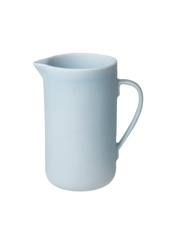 Pisu 15 Pitcher, sky blue fra Louise Roe