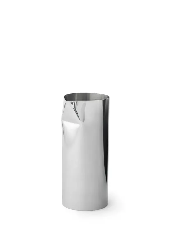 Pleat Pitcher fra New Works