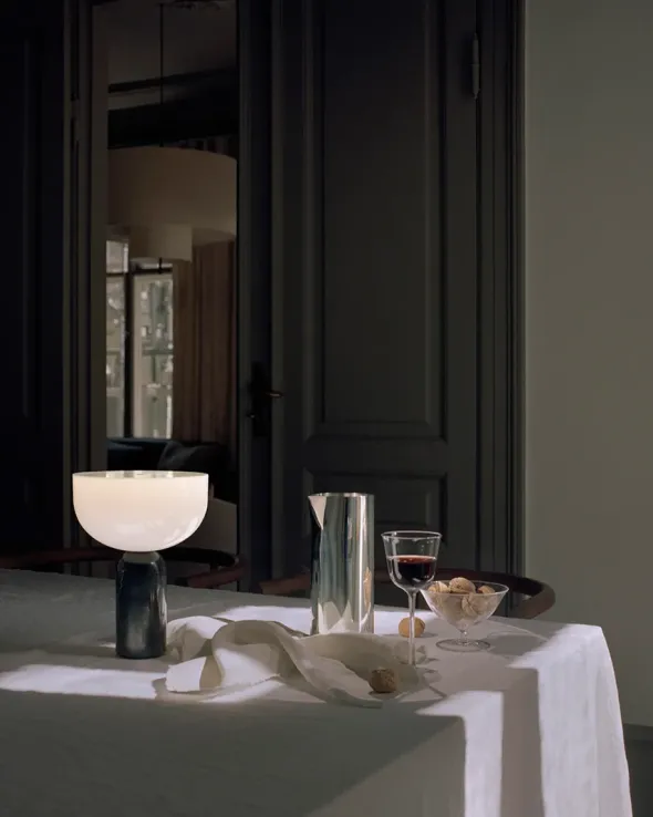 Pleat Pitcher fra New Works