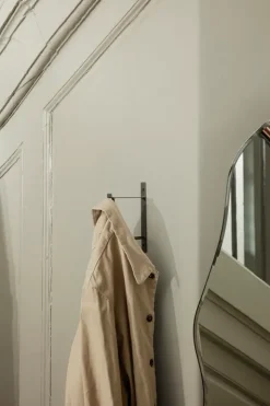 Pond Mirror stor, Dark Chrome fra Ferm Living