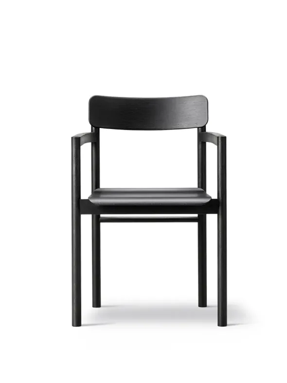 Post Spisebordsstol, eg sort lak fra Fredericia Furniture
