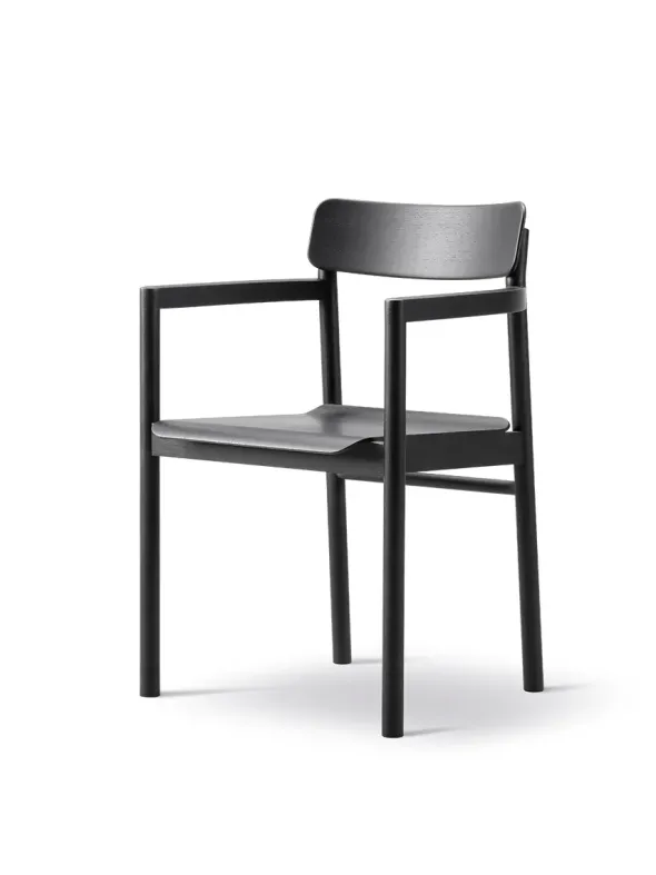Post Spisebordsstol, eg sort lak fra Fredericia Furniture