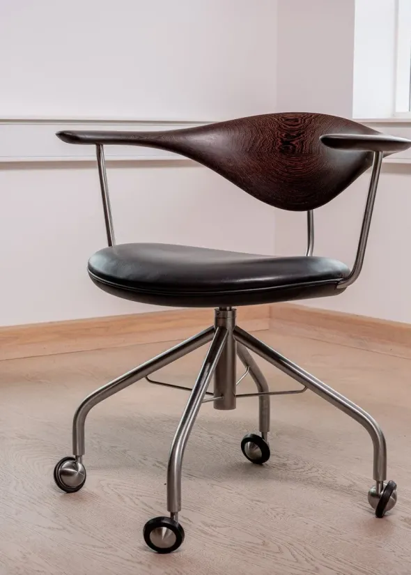 PP502 Kontordrejestol af Hans J. Wegner