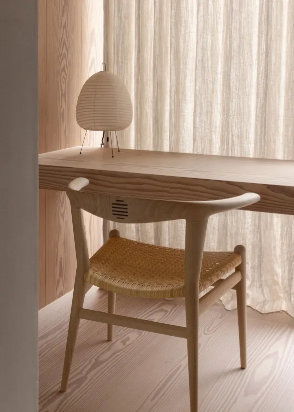 PP518 Tyrestol m. polstret sæde af Hans J. Wegner