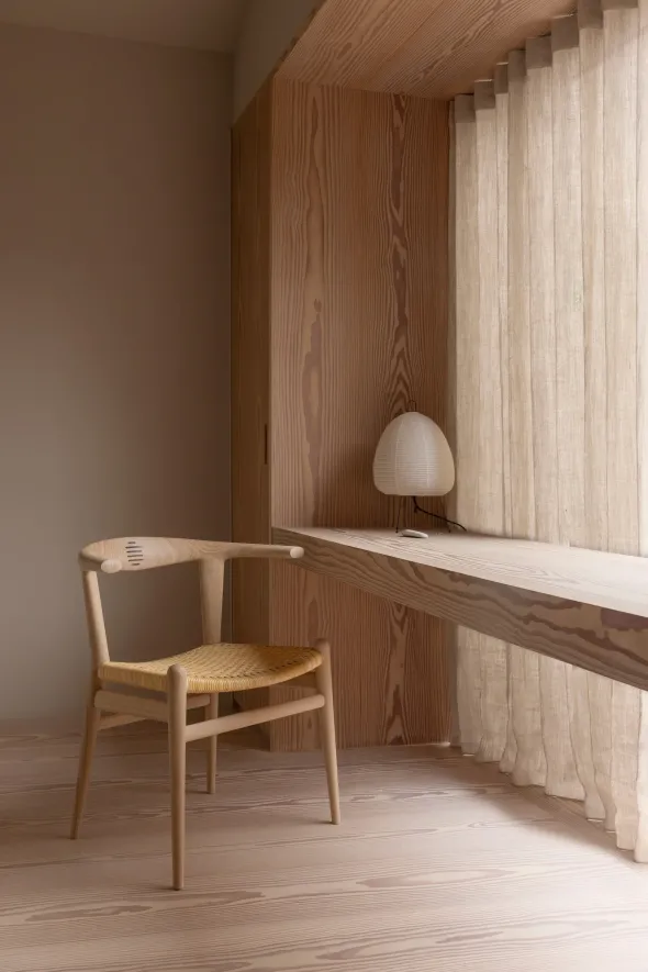 PP518 Tyrestol m. polstret sæde af Hans J. Wegner