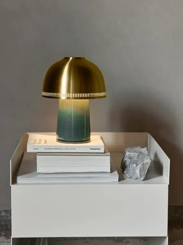 Raku SH8 portable bordlampe fra &Tradition
