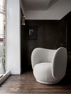 Rico Lounge Chair, bouclé i off-white fra Ferm Living