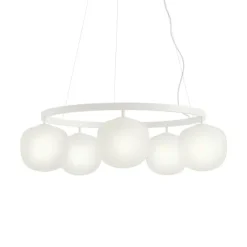 Rime lysekrone fra Muuto