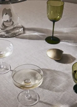Ripple champagneglas fra Ferm Living