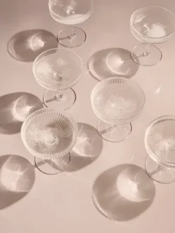 Ripple champagneglas fra Ferm Living