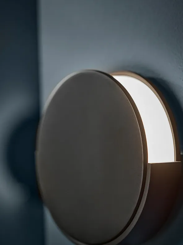 Rotate Wall Lamp fra Frandsen