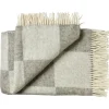 Ærø Plaid, soft nordic grey fra Silkeborg Uldspinderi