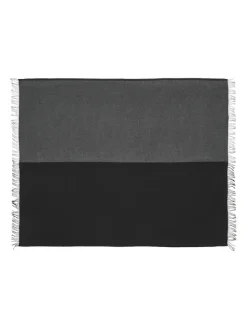 Secret Plaid, granite/black fra Silkeborg Uldspinderi