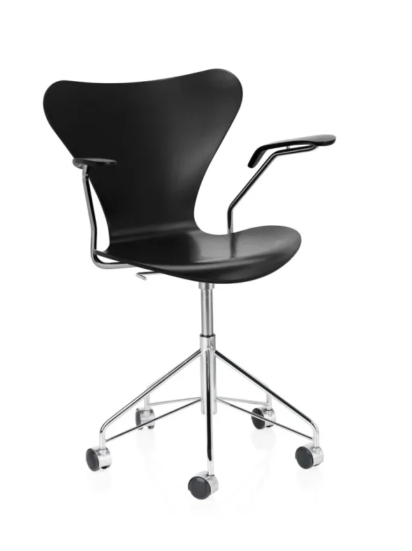 3217 Serie 7 Kontorstol af Arne Jacobsen