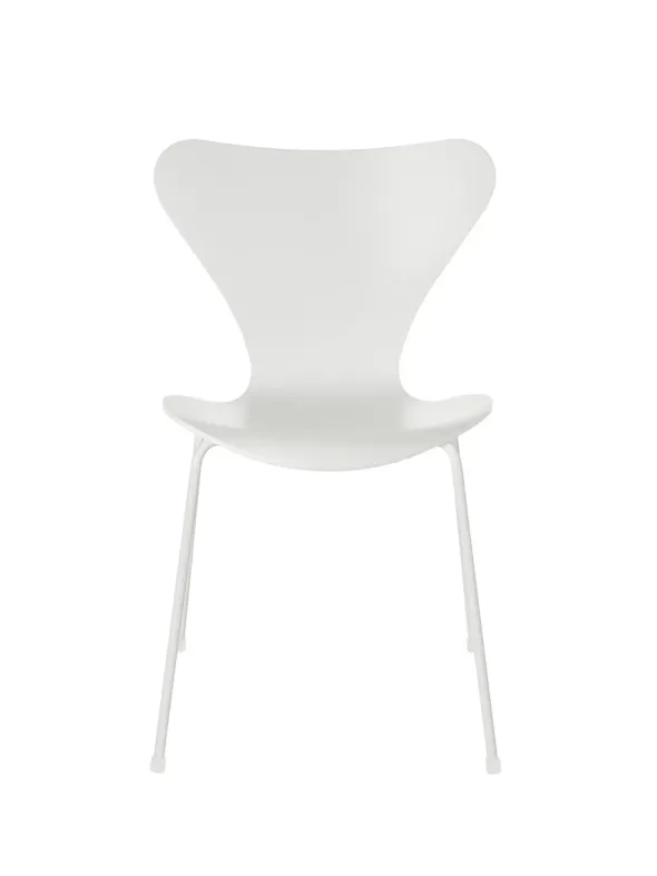 3107 Serie 7 stol lakeret af Arne Jacobsen