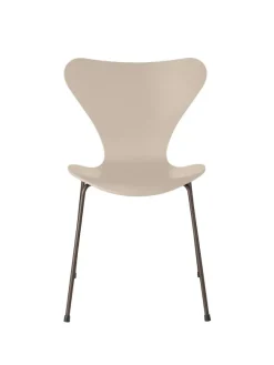 3107 Serie 7 stol lakeret af Arne Jacobsen