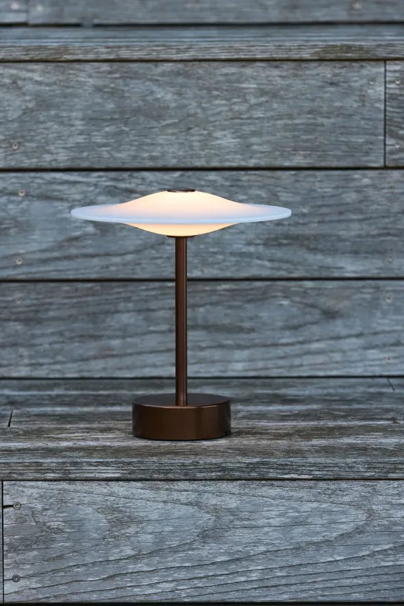Sinus 22 Portable bordlampe, aged bronze af Piet Hein