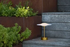 Sinus 22 Portable bordlampe, messing af Piet Hein