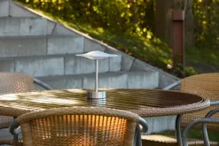 Sinus 22 Portable bordlampe, stål af Piet Hein