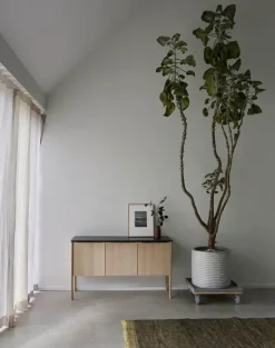 Skagerak Jut Cabinet fra Fritz Hansen