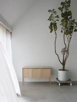 Skagerak Jut Cabinet fra Fritz Hansen