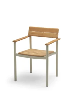 Skagerak Pelagus Armstol, light ivory fra Fritz Hansen