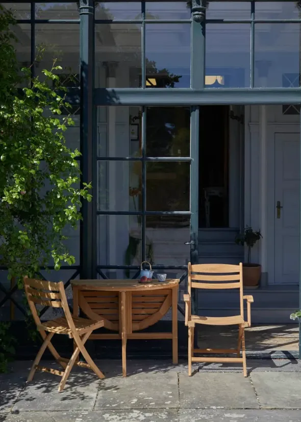 Skagerak Selandia Sæt, 2 armstole og Ø 94 bord fra Fritz Hansen