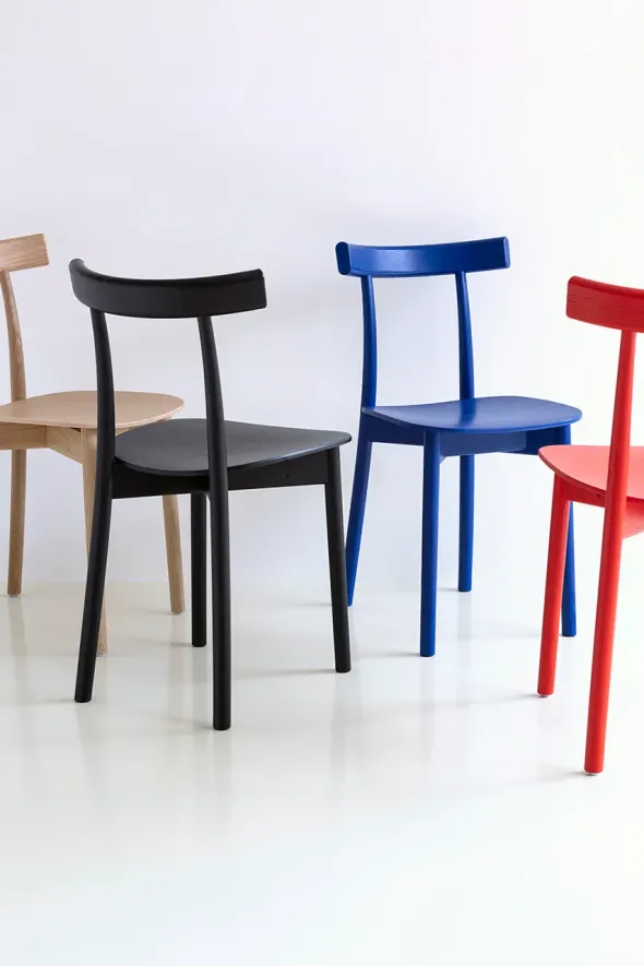 Skinny wooden chair, ash/black fra Nine