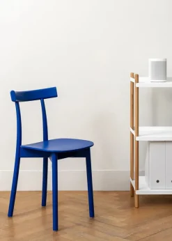 Skinny wooden chair, ash/blue fra Nine