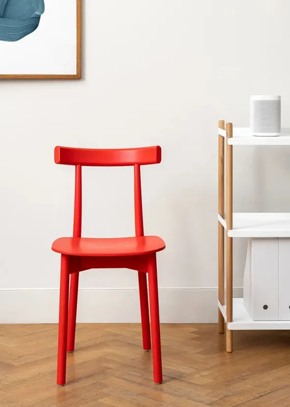 Skinny wooden chair, ash/red fra Nine