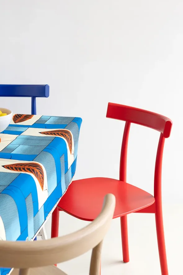 Skinny wooden chair, ash/red fra Nine