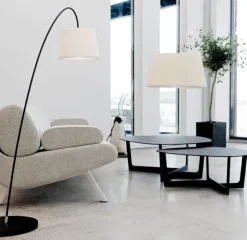 Snowdrop 320 standerlampe fra Le Klint