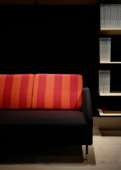 77 Sofa, eg olie af Finn Juhl