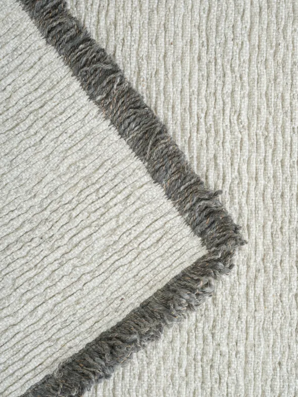 Soft Outline gulvtæppe, Stone fra Linie Design