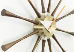 Spindle Clock fra Vitra