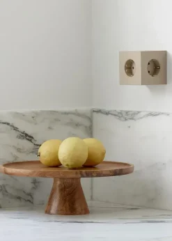 Square 2 Stikdåse med USB, beige fra Avolt