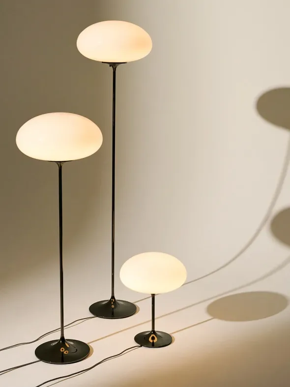 Stemlite opal gulvlampe, H110 fra GUBI