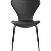 3107 stol, fuldpolstret Essential læder sort/sort stel af Arne Jacobsen