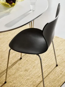 3107 stol i sort ask af Arne Jacobsen