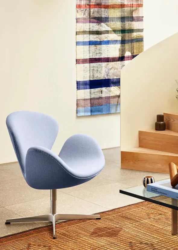 3320 Svanen i stof (prisgruppe 2) af Arne Jacobsen